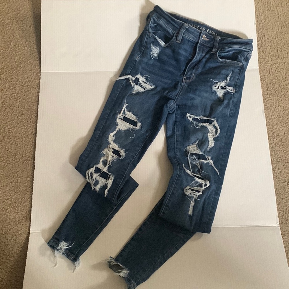 Women’s American Eagle jeans. High rise super stretch. Size four regular.